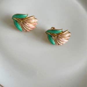Vintage gold clip-on earrings by Orena – French jewelry from the 80s
