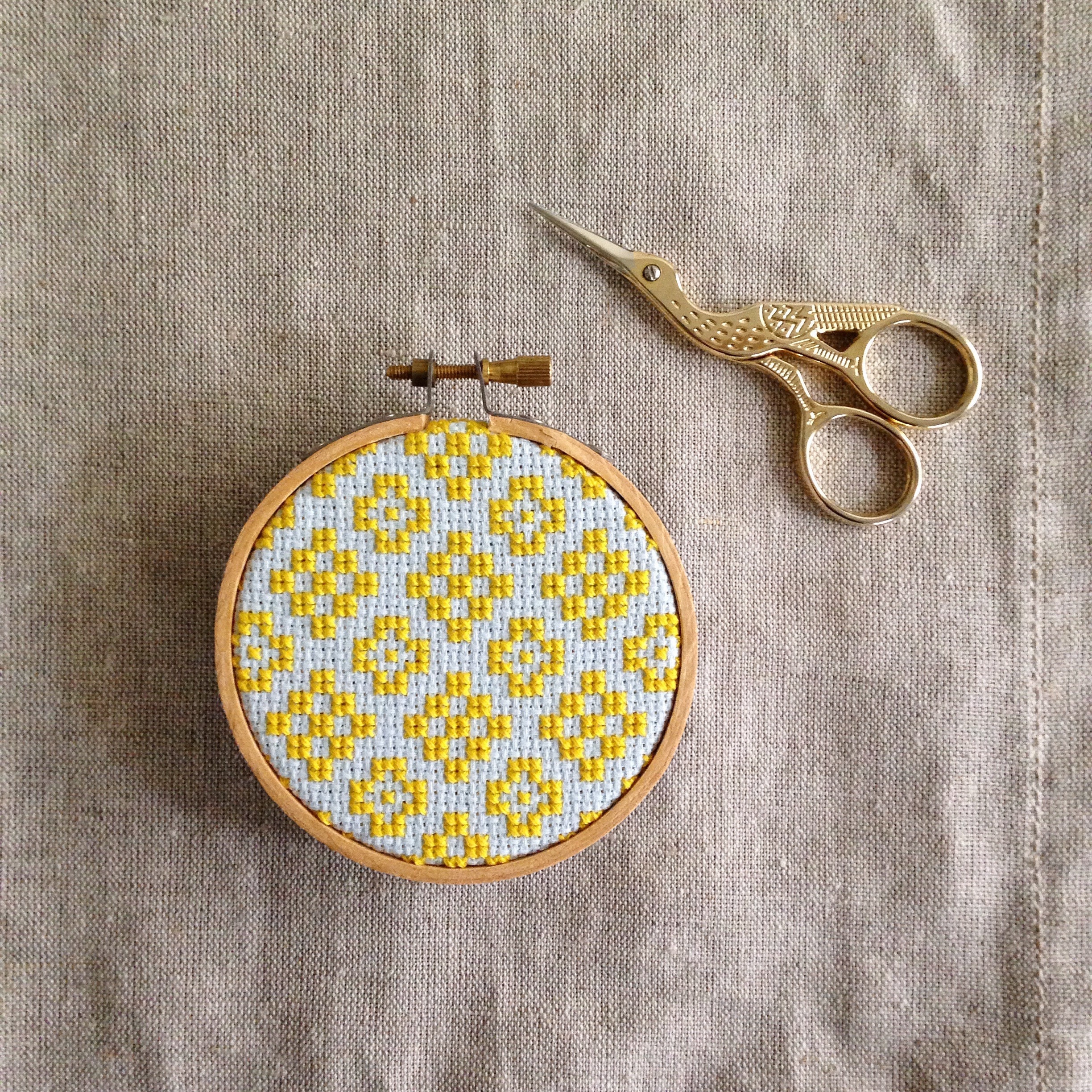 Janlynn Wood Embroidery Hoop 10