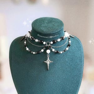 Edgy Star Charm Necklace, Layered Beaded Chain Choker, Y2K Punk Jewelry, Grunge Aesthetic, Dark Alternative Girl, Goth Celestial Necklace