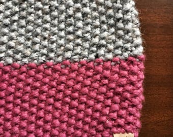 FAIRHAVEN // mármol gris + capucha de de mano de color dúo de frambuesa