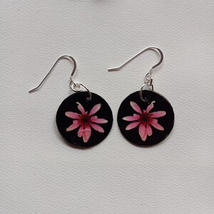 Pink Daisy, earring