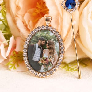 Pendentif photo personnalisé pour bouquet commémoratif de mariée avec n'importe quelle photo. Souvenir de forme ovale avec ruban. Idées de mariage