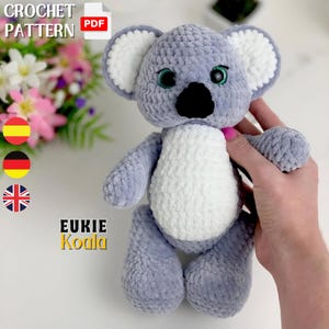 縫う手間のかからないコアラのぬいぐるみかぎ針編みパターン、簡単に編めるベビーグレーコアラの編みぐるみ、柔らかくてかわいい動物の保育園の装飾、PDFファイルの英語説明書
