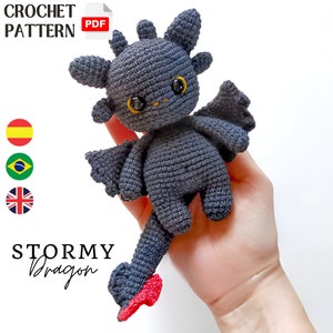 ドラゴンの編みぐるみパターン、ハロウィーンのかぎ針編みパターン、かぎ針編みの恐竜、ドラゴンのかぎ針編み、自分で作る、英語の編みぐるみチュートリアル PDF