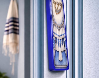 Mezuzá estilo Tallit. Mezuzá judía sagrada y religiosa.