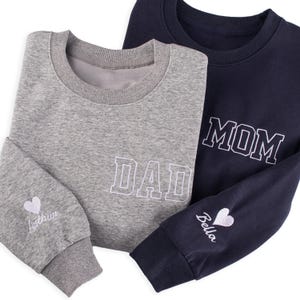 Sudadera con capucha personalizada para mamá y papá, regalo para el día de la madre, suéter familiar de algodón, atuendo para anunciar el bebé, futura mamá, suéter para mamá con los nombres de los niños