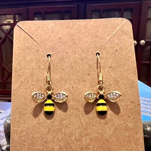 BEE-lieve. *ready to ship*