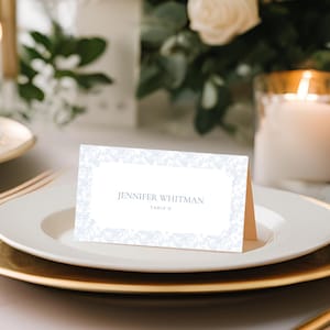 Plantilla editable de Canva para tarjetas de lugar y de tienda de bodas de toile francés azul, tarjetas de tienda de nombre de estilo Regencia clásicas imprimibles, descarga instantánea, F1