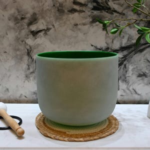 432HZ Crystal Singing Bowl: 12 Inch F Note Heart Chakra Sound Healing