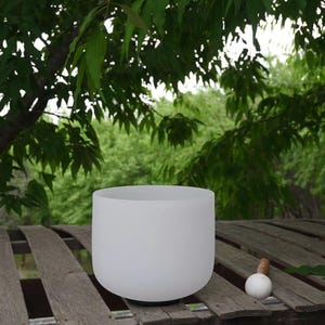 432HZ Perfect Pitch 8 Inch Note C 5th Octave White Crystal Singing Bowl with Free Mallet and Oring