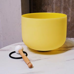 432HZ Perfect Pitch 10 Inch Note E Solar Plexus Chakra Yellow Color Crystal Singing Bowl Meditation Sound Healing with Free Mallet and Oring