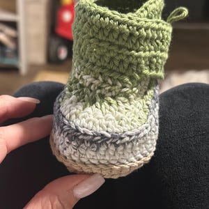 Newborn crochet  booties