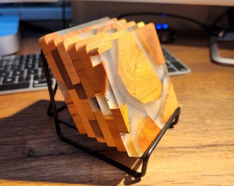 Handgemaakte houten onderzetters van epoxyhars | Cederhout | Modern stijlvol tafeldecor