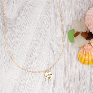 Aloha Liebe Halskette, handgefertigt, von Hand gestempelt, Disc, zierliche, Schichtung, Sterling Silber, 14 k Gold gefüllt, einfach mich Schmuck, SMJNK437