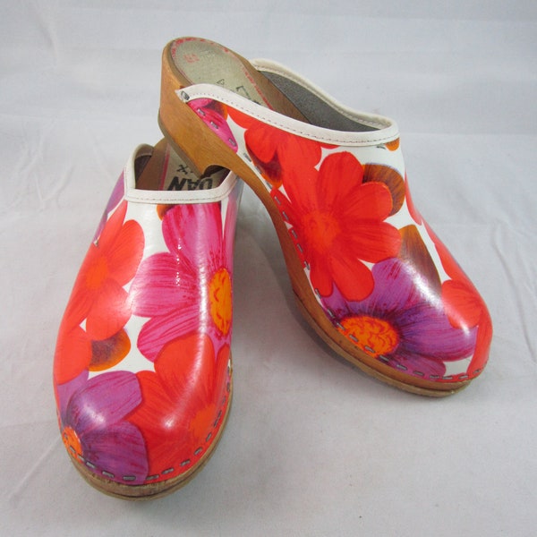 Rare 1960s/1970s DAN LUX Mod Floral Patent Leather Danish Clogs Euro Size 38 Fits Like US Size 6.5/7