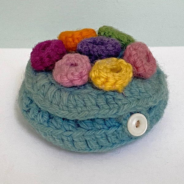 Handmade Crocheted Needle Case, Vintage Sewing Room Decor – Sweet!