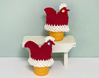 Mid-Century Swedish Egg Cozy Set of 2 – Handmade Crocheted Red & White Hens – Yellow Plastic Barrel-Style Egg Cups – White Wooden Faux Eggs