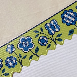 Roylcraft Decorative Shelf Liner Paper and Edging – Fiori a quadretti blu e bianchi – Inutilizzati, lunghi 15 piedi nella confezione originale