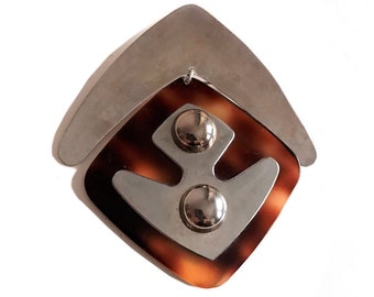 vintage 1950s 60s mid century mod metal faux tortoise lucite brooch / 60s dangling biomorphic modernist art studio pin