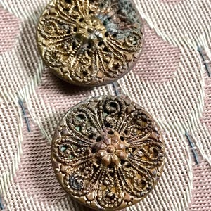 set of Czechoslovakia Antique filigree buttons / two Victorian sewing craft supply