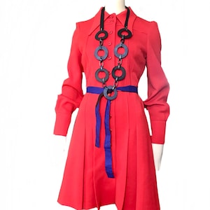 vintage 1960s red knit shift mini Dress / 60s belted shirt dress/ 60s mod dress/ Long Sleeve Twiggy Space Age Sixties Retro