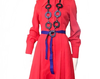 vintage 1960s red knit shift mini Dress / 60s belted shirt dress/ 60s mod dress/ Long Sleeve Twiggy Space Age Sixties Retro