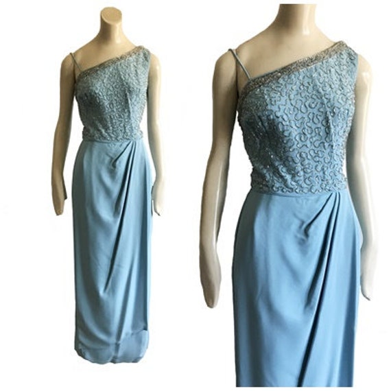 size XSmall- small 1960s does 1940s pale blue bead