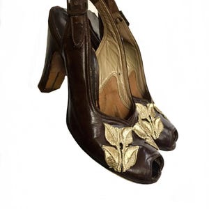 vintage 1940s brown genuine leather gold thread leaves shoes/ 40s peep toe pumps heels /  sling backs US size 4.5 Eur 35.5
