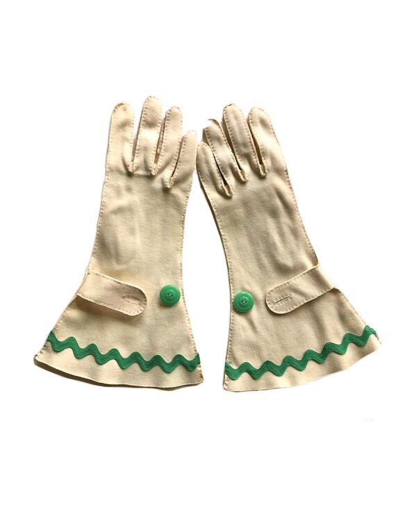 1930s 1940s yellow gauntlet green ribbon gloves / WWI… Gem