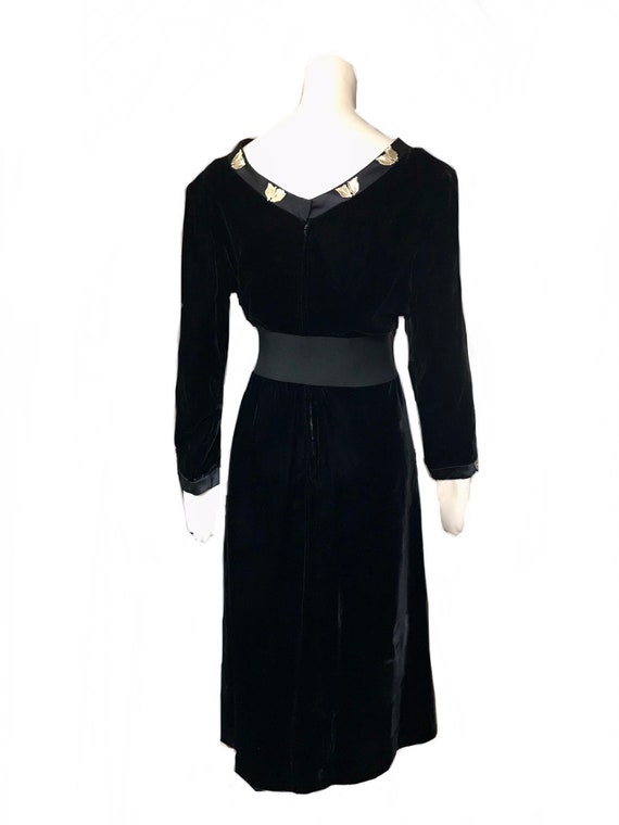 Vintage 1950s Novelty Black Velvet Gold Leaf Wiggle Dress /US Size 10 Mid Century 50s Rockabilly Cocktail Dress / Little Black Dress - Etsy Vintage 1950s Novelty Black Velvet Gold Leaf Wiggle Dress /US Size 10 Mid Century 50s Rockabilly Cocktail Dress / Little Black Dress - Etsy
