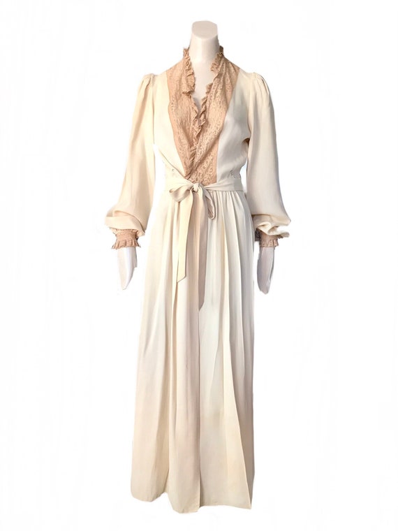 1940s butter cream lace robe peignoir / 40s WWII … - image 1