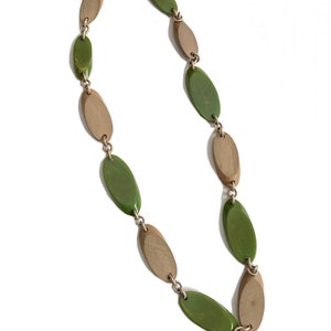 vintage 1950s green bakelite and wood beaded necklace / 50s Art Deco rockabilly beads necklace