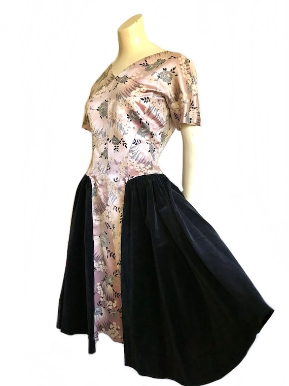 vintage 1930s black velvet pink floral Rayon Swing