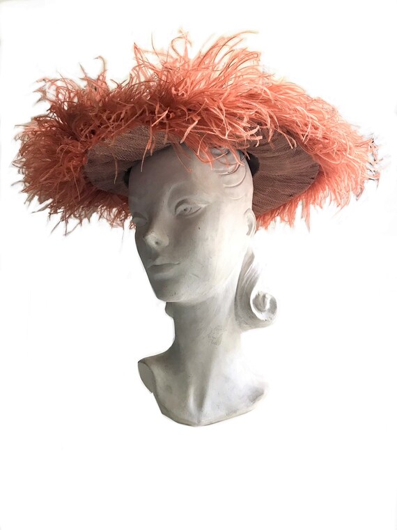 Pristine 1930s 40s wide brim coral ostrich feathe… - image 2