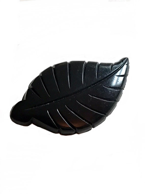 Mid Century black plastic leaf brooch/ 1950s nove… - image 3