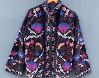 Chaqueta de terciopelo hecha a mano – Abrigo con bordado floral – Prendas de abrigo estilo bohemio Suzani para festivales – Ropa étnica para mujer