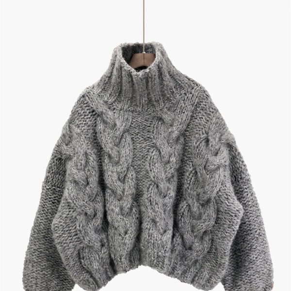 Handgestrickter Oversize Damen Pullover slouchy grau Mischwolle Mohair hoher Kragen Zopfmuster Pullover