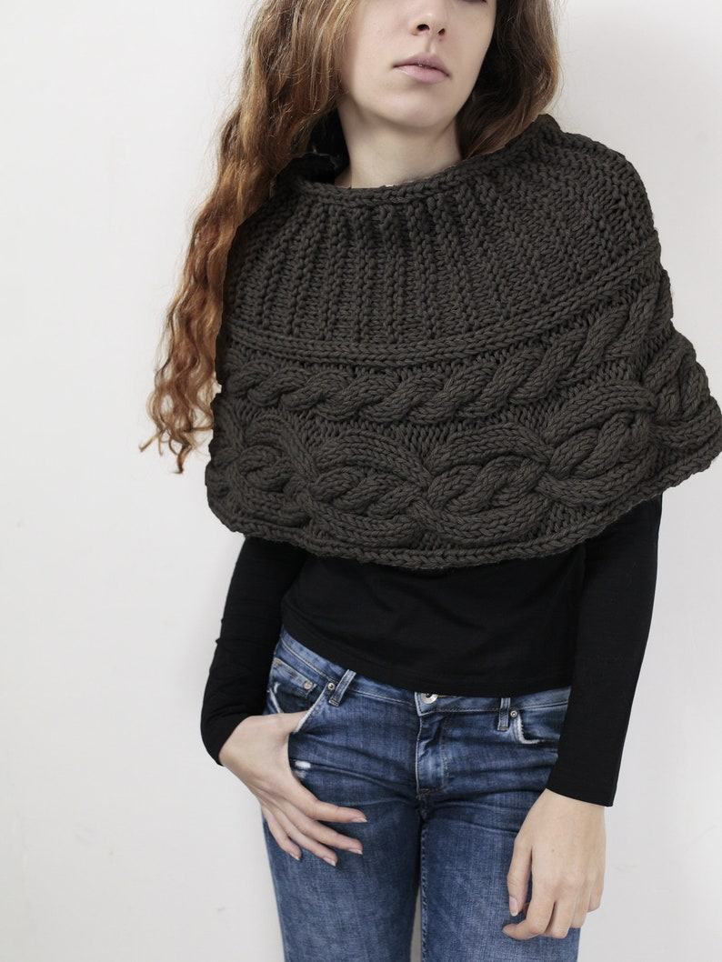 Hand knit woman poncho charcoal capelet Chunky Neck Warmer/Cowl/Tube Scraf cable pattern Black