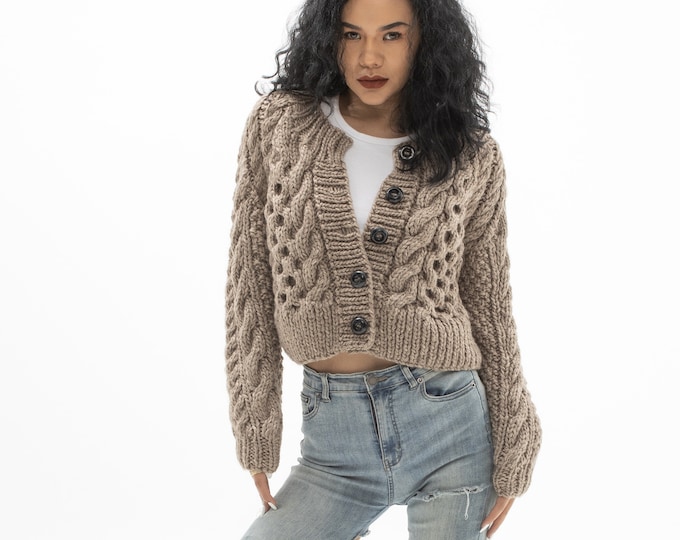 Hand knit oversize woman sweater chunky Khaki wool knit cropped cardigan
