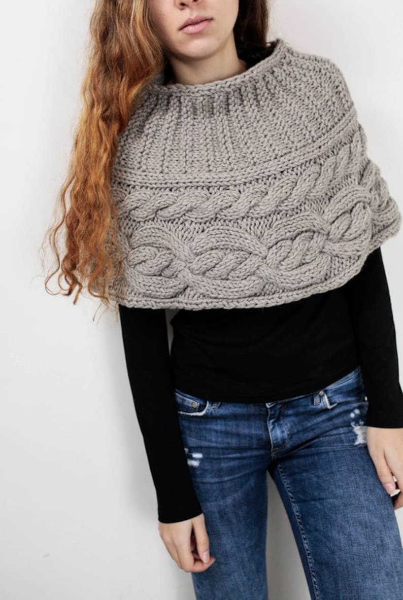 Hand knit woman poncho charcoal capelet Chunky Neck Warmer/Cowl/Tube Scraf cable pattern Grey