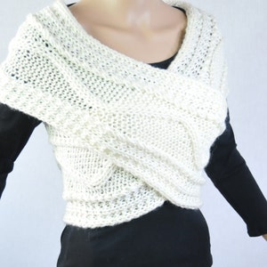 Super Slim - Cross Sweater/Capelet/Neck warmer white cream