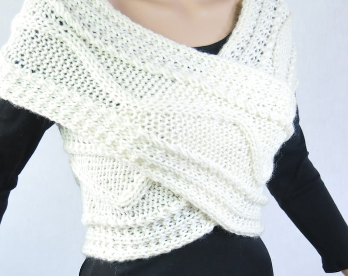 Super Slim - Cross Sweater/Capelet/Neck warmer white cream