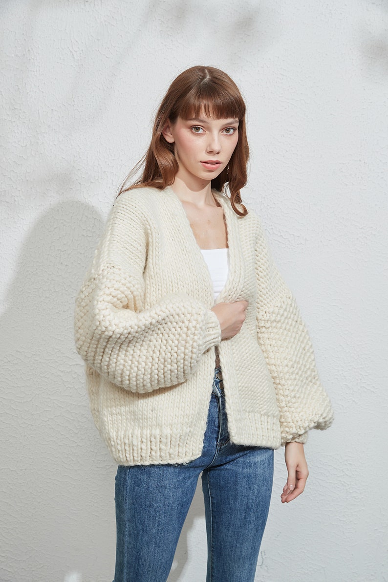 Hand knit oversize woman sweater chunky Cream wool knit cardigan image 2
