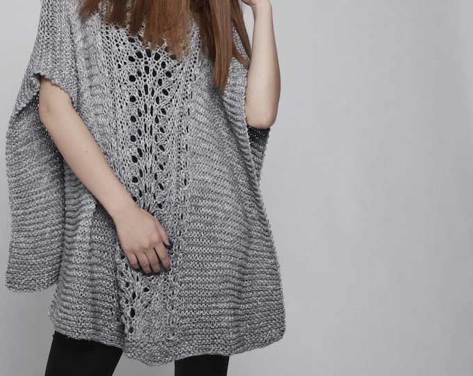 hand knitted Poncho/ capelet in Grey