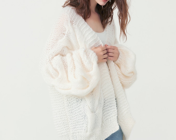 Hand knit oversize woman sweater chunky slouchy grey Mohair wool cable knit cardigan