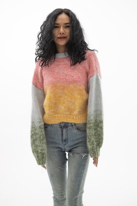 ハンドニットモヘアセーター：マルチカラークルーネックプルオーバー 