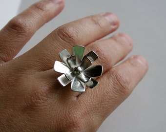 Dandelion Ring, Big Silver Flower Ring, Huge Statement Ring, Summer Floral Jewelry, Daisy, Handmade Sterling Silver Ring with Flower