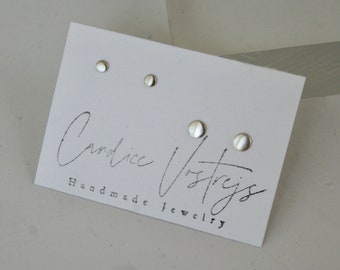 Boucles d’oreilles Small Silver Dot, Ensemble de deux paires, Bijoux minimaux, 3mm, 4mm, Finition brossée, Boucles d’oreilles cartilage, Boucles d’oreilles Tiny Stud, Rond, Cercle