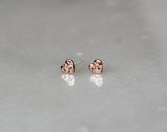 Copper Heart Stud Earrings, Small 5mm Earrings, Hammered Copper Earrings, 7th Anniversary Gift for Wife, Dainty Jewelry for Girls