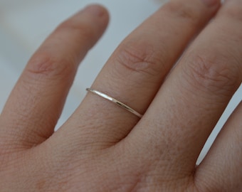 Thin Silver Hammered Stacking Ring, Stackable Ring, Delicate Silver Ring, Tiny Ring, Minimal Silver Ring, Modern Ring, One Ring, Sterling